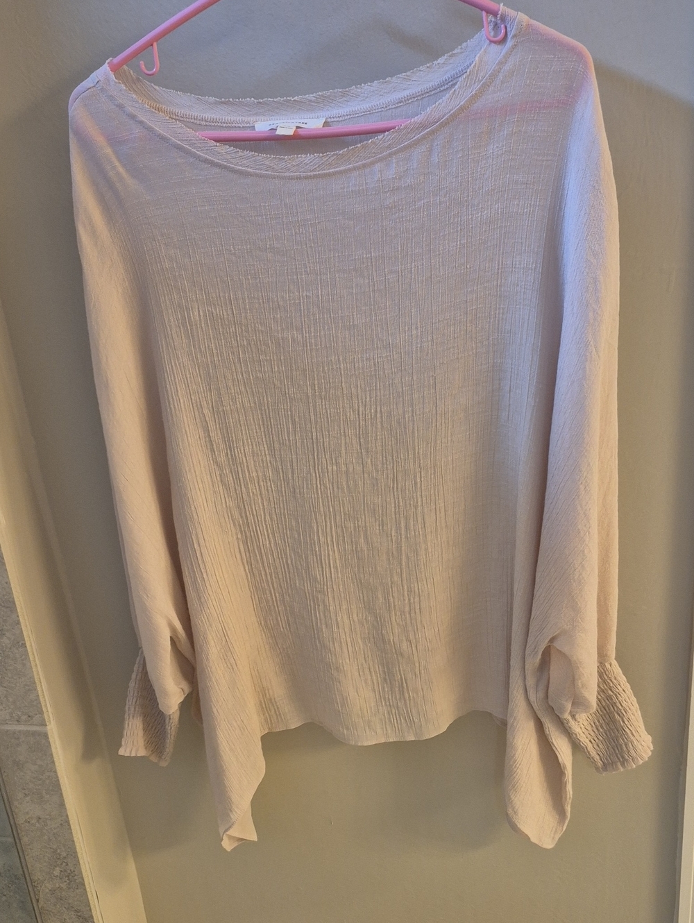 Women's Lightweight Scoop-Neck Blouse - Pale Blush Pink